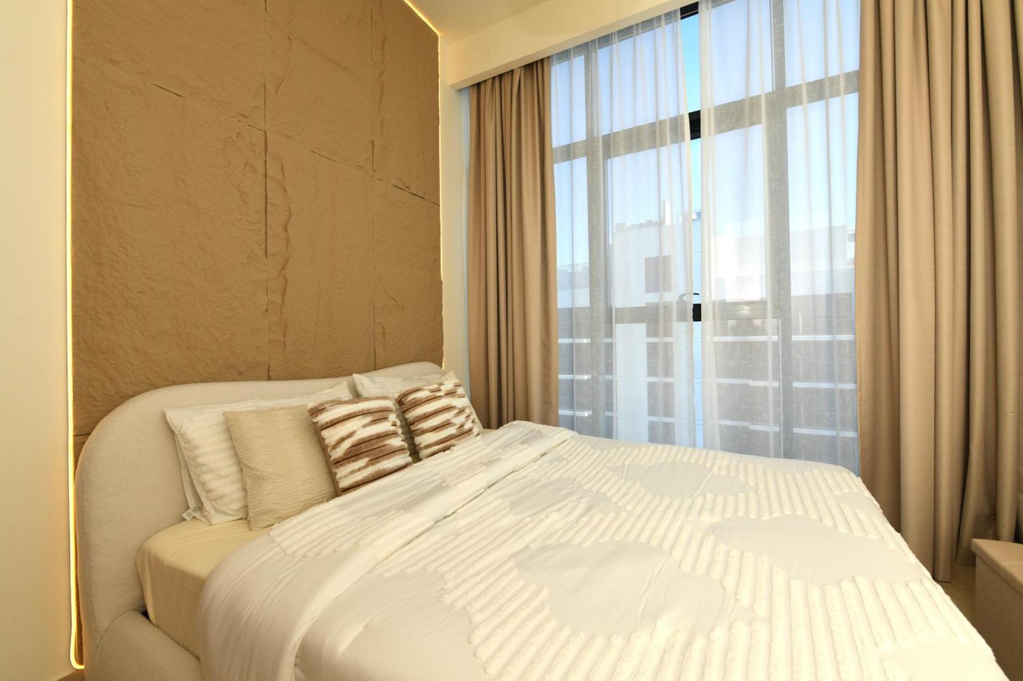 Chic Modern Minimalist 1br At Azizi Riviera Dubai