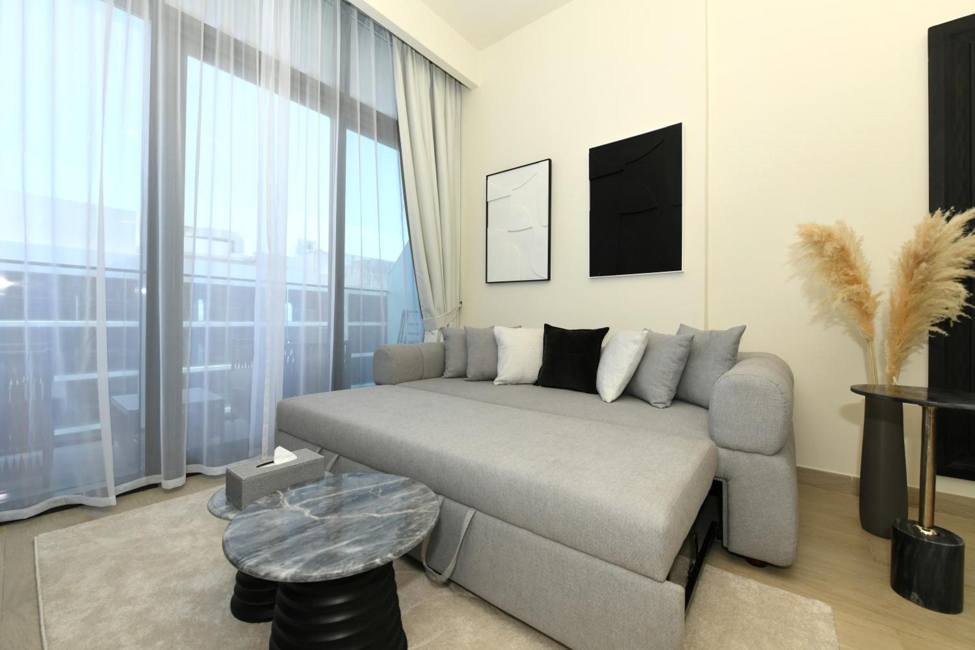 Chic Modern Minimalist 1br At Azizi Riviera