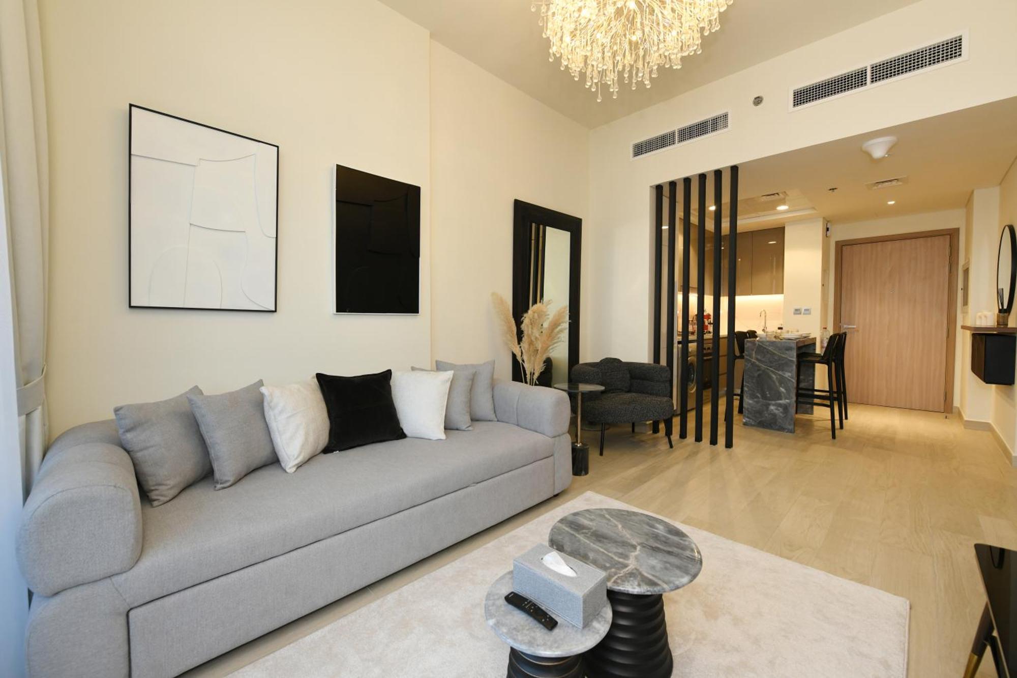 Apartment Chic Modern Minimalist 1br At Azizi Riviera