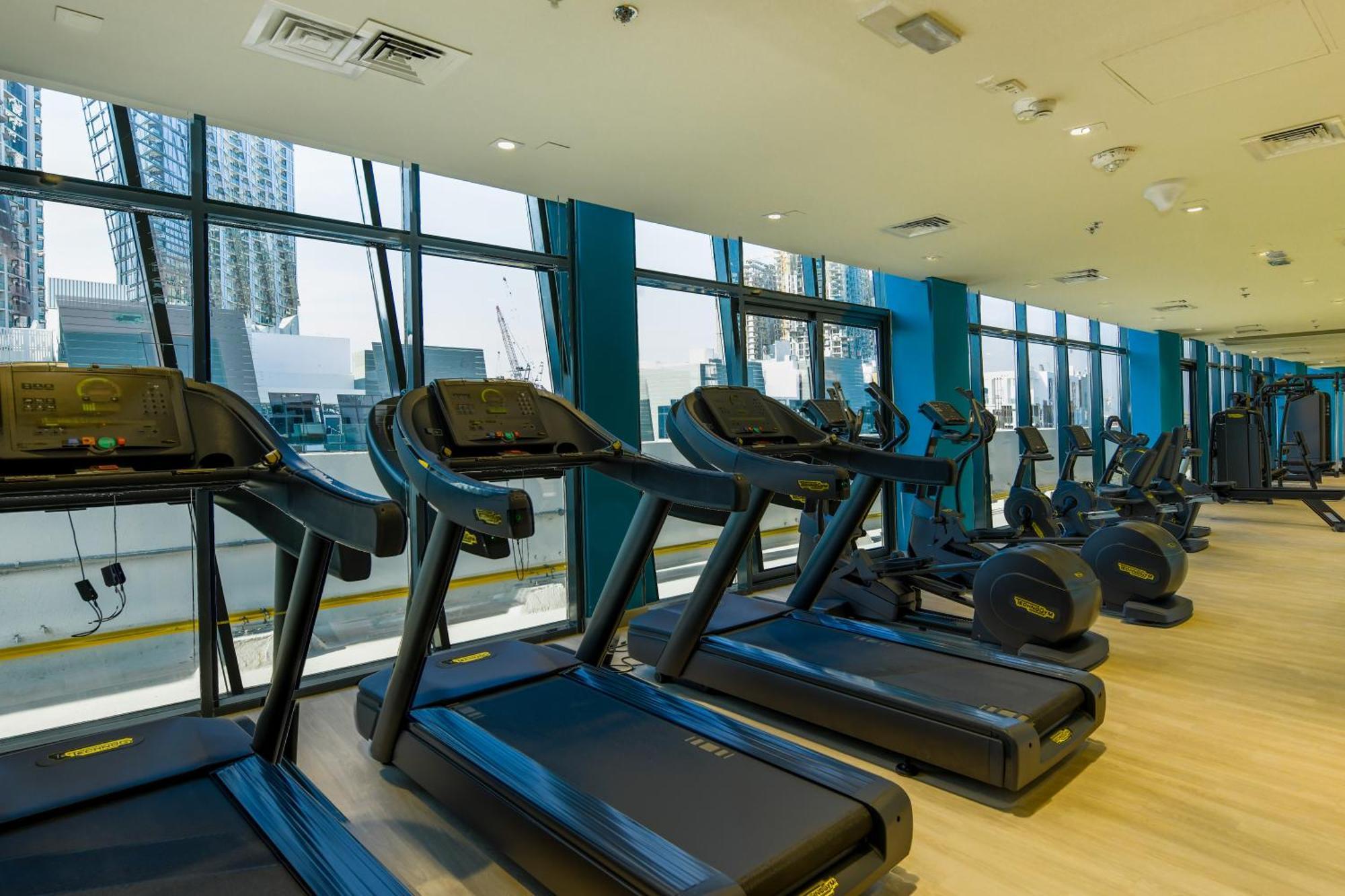 Apartment Chic Modern Minimalist 1br At Azizi Riviera *